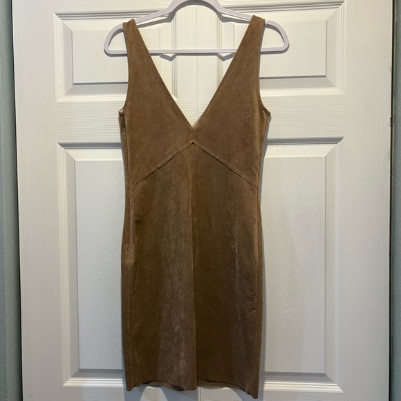 Aritzia Wilfred Free brown tan faux leather suede v-neck sleeveless dress 2 - Picture 2 of 7